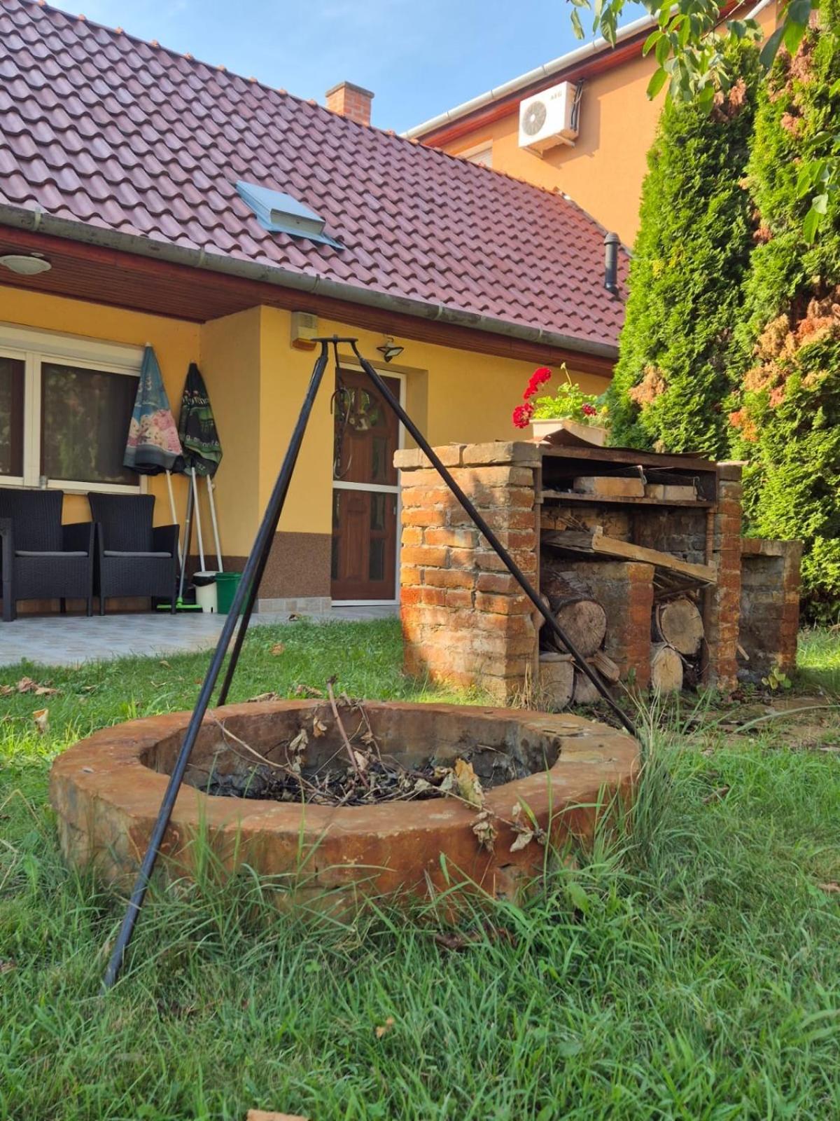 Szahara Vendeghaz Apartment Kerekegyháza Екстериор снимка