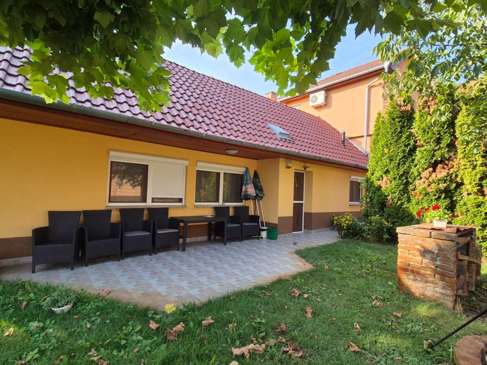 Szahara Vendeghaz Apartment Kerekegyháza Екстериор снимка