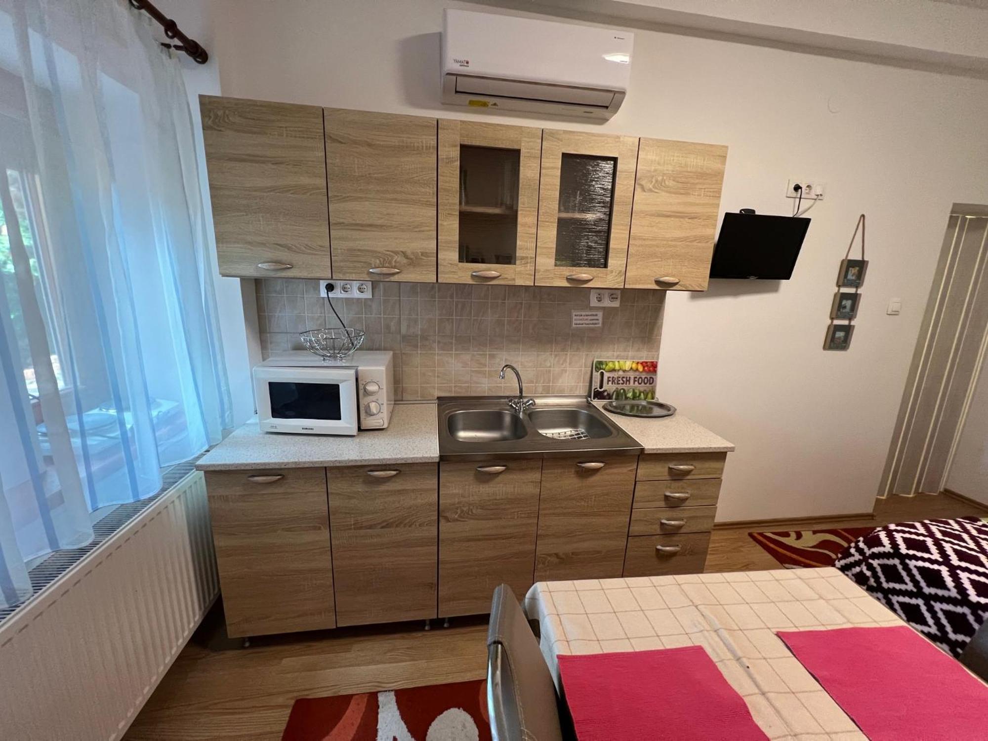 Szahara Vendeghaz Apartment Kerekegyháza Екстериор снимка