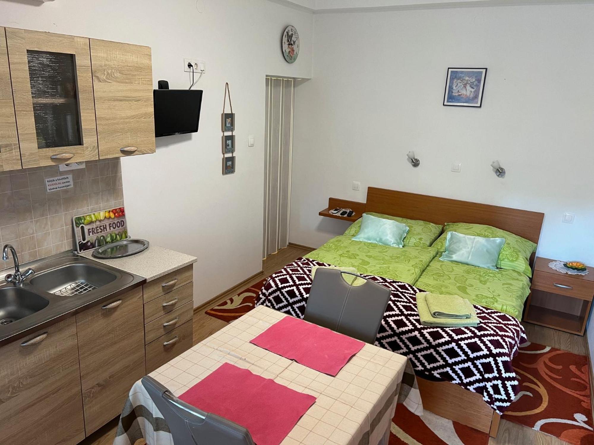 Szahara Vendeghaz Apartment Kerekegyháza Екстериор снимка
