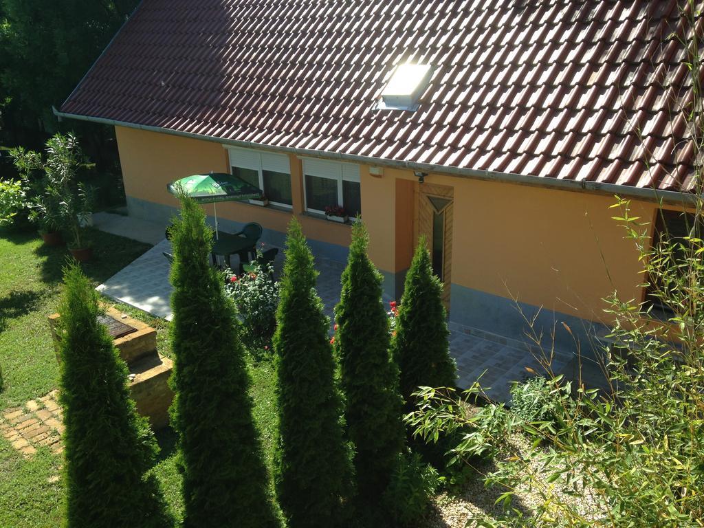 Szahara Vendeghaz Apartment Kerekegyháza Екстериор снимка