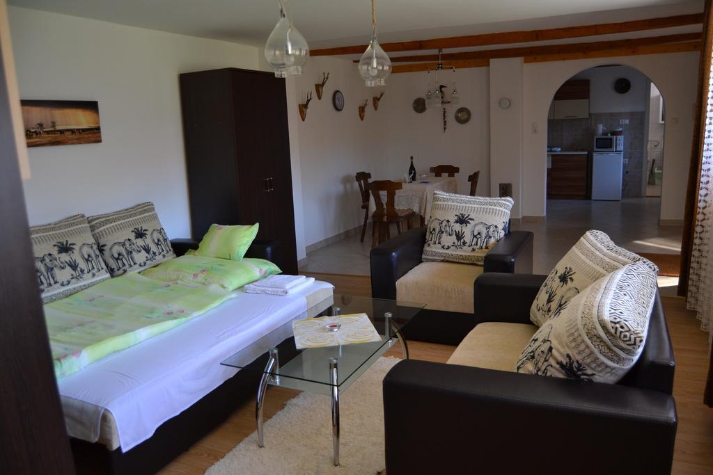 Szahara Vendeghaz Apartment Kerekegyháza Екстериор снимка